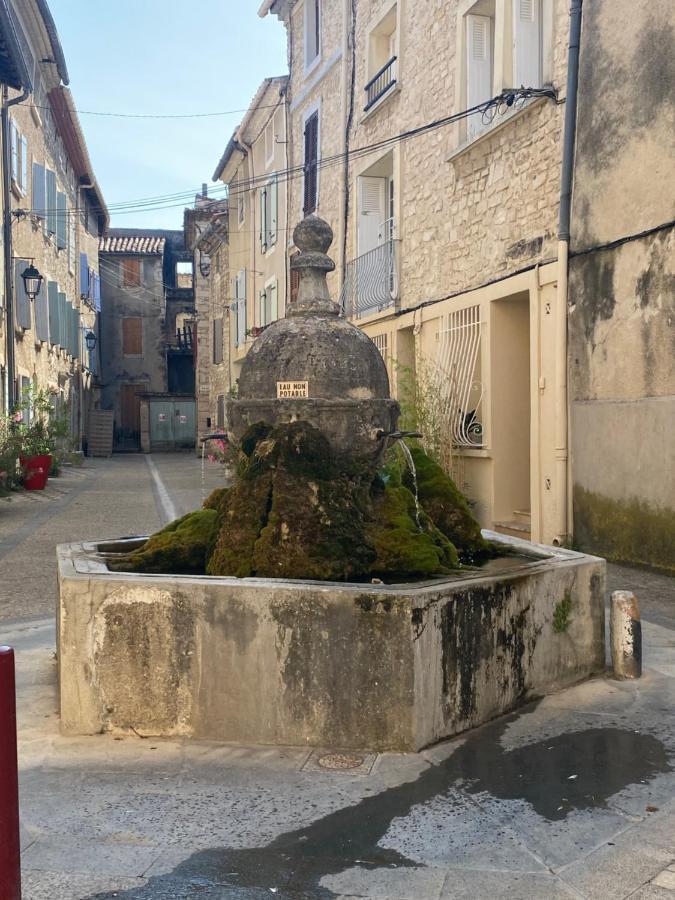 Le Studio En Provence Saint Didier  Buitenkant foto