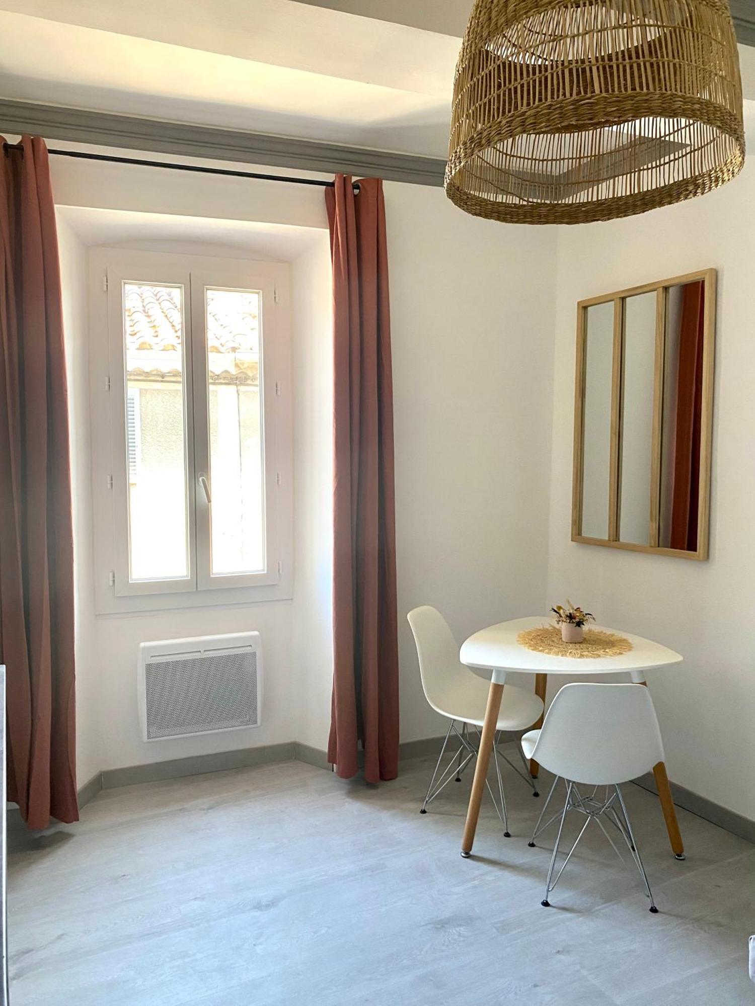 Le Studio En Provence Saint Didier  Buitenkant foto